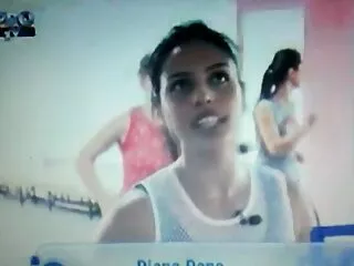 Prime Cups Busty lány olajozza és rázza fiatal szeksz ingyen melleit